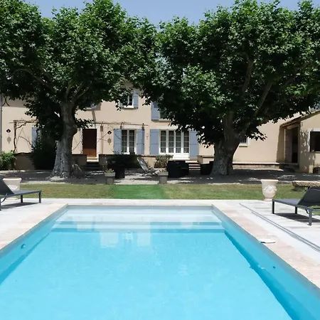 Provençal Mas: Countryside Retreat With Heated Pool Cavaillon