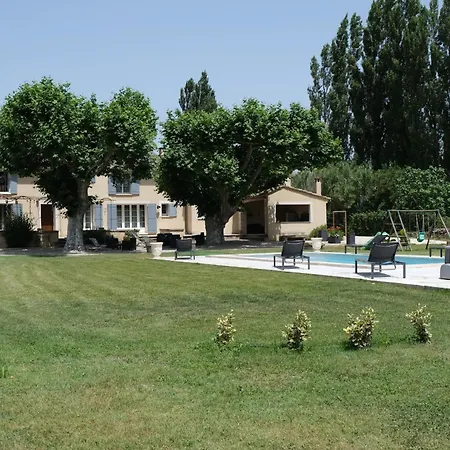 Provençal Mas: Countryside Retreat With Heated Pool